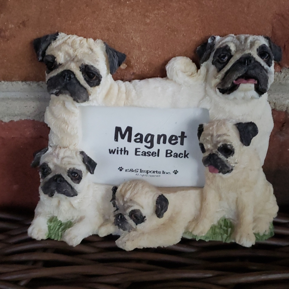 🐶  New Pug Dog Magnet Easel Picture Frame